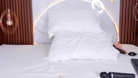 Snapshot of miamiller69 chatting on 10-11-25, 03:39 Mia  online show from 10-11-25, 03:39