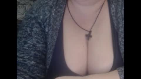 Snapshot of miamimistress chatting on 02-05-25, 01:44 maya online show from 02-05-25, 01:44