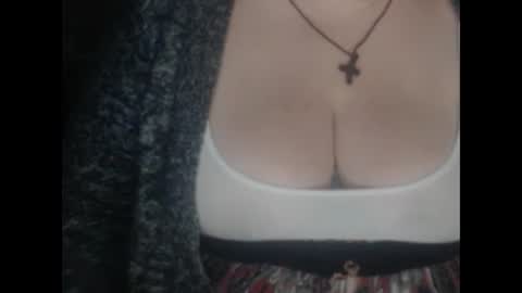 Snapshot of miamimistress chatting on 02-07-25, 05:31 maya online show from 02-07-25, 05:31
