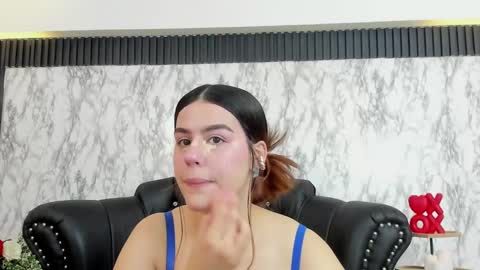 Snapshot of miamontoya chatting on 02-11-25, 12:16 Mia   -5 7001400 Follow  online show from 02-11-25, 12:16