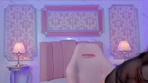 Snapshot of miamontoya chatting on 03-11-25, 12:50 Mia   -5 7001400 Follow  online show from 03-11-25, 12:50