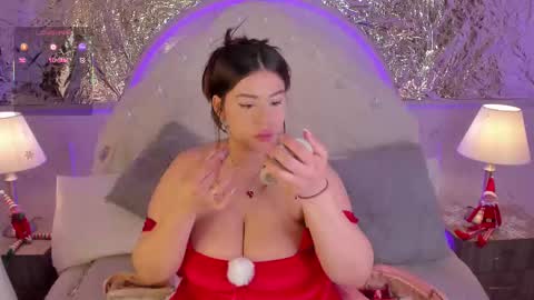 Snapshot of miamontoya chatting on 12-18-25, 01:39 Mia -5 7001400 Follow online show from 12-18-25, 01:39