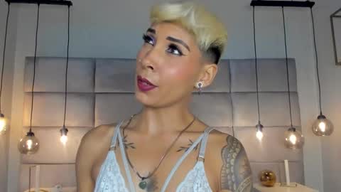 Mia Morgann online show from 01-12-25, 02:19