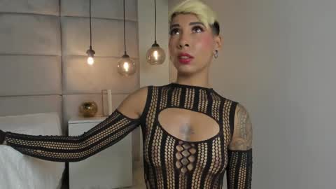 Mia Morgann online show from 01-27-25, 11:54