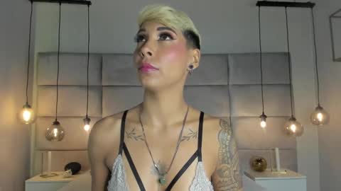 Mia Morgann online show from 01-30-25, 12:06