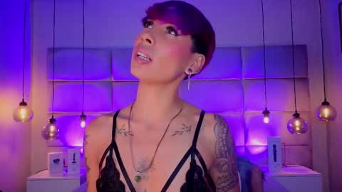 Mia Morgann online show from 09-17-25, 12:40