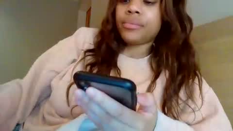 Snapshot of miamuffin8 chatting on 12-12-24, 08:47 MiaMuffn online show from 12-12-24, 08:47