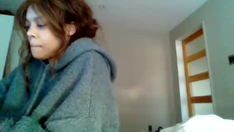 Snapshot of miamuffin8 chatting on 12-16-24, 01:32 MiaMuffn online show from 12-16-24, 01:32