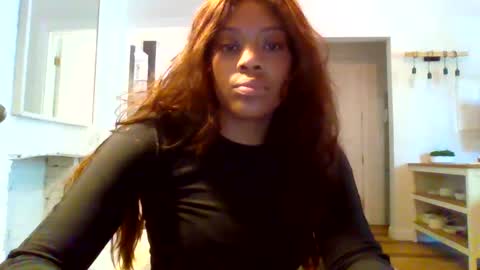 Snapshot of miamuffin8 chatting on 09-20-25, 03:24 MiaMuffn online show from 09-20-25, 03:24