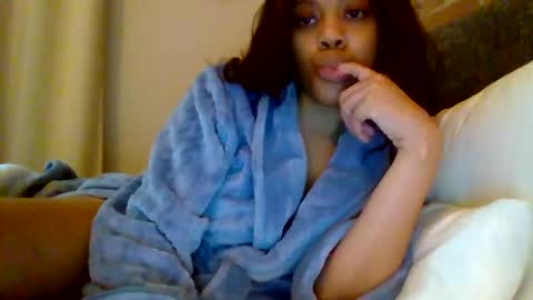 Snapshot of miamuffin8 chatting on 09-22-25, 02:08 MiaMuffn online show from 09-22-25, 02:08