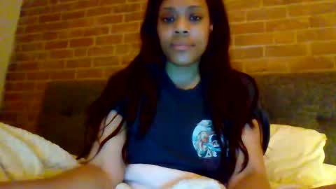 Snapshot of miamuffin8 chatting on 10-20-25, 11:54 MiaMuffn online show from 10-20-25, 11:54