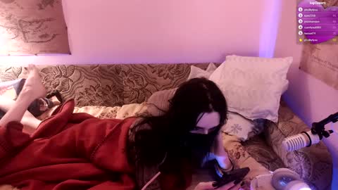 Snapshot of miaowhowl chatting on 01-08-25, 12:17 Kristien online show from 01-08-25, 12:17