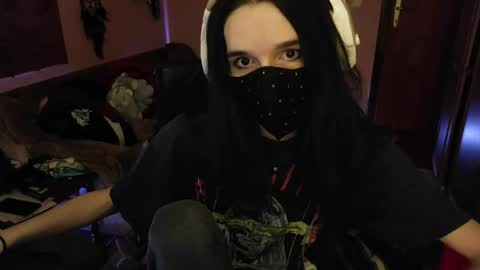 Kristien online show from 04-12-26, 01:27