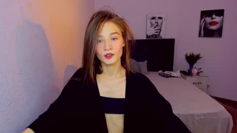 Mia online show from 12-25-24, 06:30