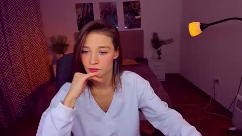 Mia online show from 01-19-25, 09:23