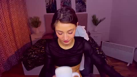 Mia online show from 01-30-25, 01:11