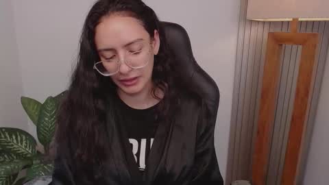 MIAPORTMANN online show from 02-26-26, 02:27