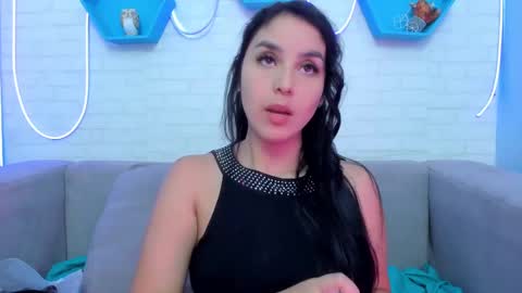 Mia Quevedo online show from 01-18-25, 11:32