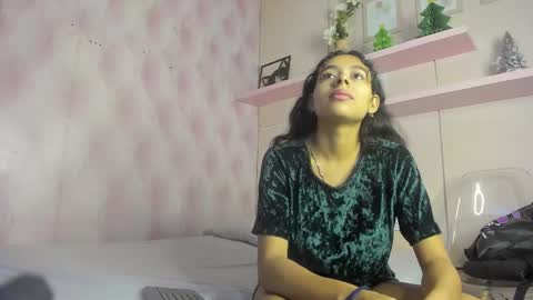 Snapshot of miarivers_ chatting on 12-02-25, 12:32 MIA online show from 12-02-25, 12:32