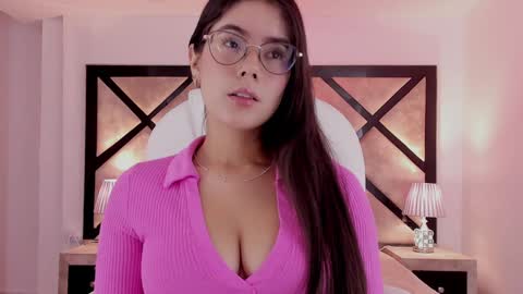 Snapshot of miasilverr chatting on 01-04-25, 10:13 Mia online show from 01-04-25, 10:13