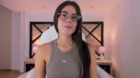 Snapshot of miasilverr chatting on 02-01-25, 12:18 Mia online show from 02-01-25, 12:18