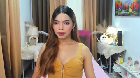 Snapshot of miasmith09 chatting on 11-05-25, 02:33 Pau and jence online show from 11-05-25, 02:33