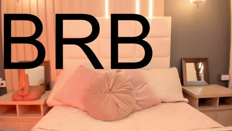 Mia online show from 12-12-24, 07:04