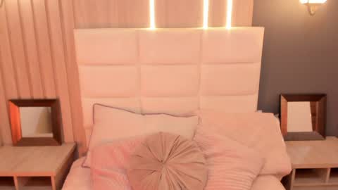 Mia online show from 12-18-24, 01:05