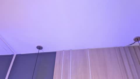 Mia online show from 12-04-25, 05:54