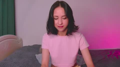 Mia online show from 09-11-25, 06:46