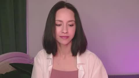 Mia online show from 09-19-25, 08:49