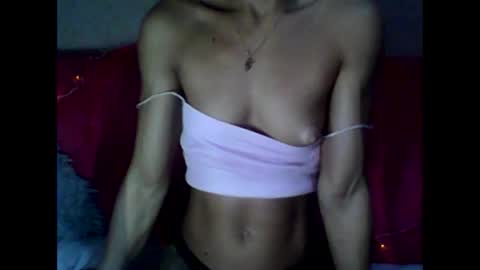 Snapshot of miatiffan chatting on 10-25-25, 09:17 Mia online show from 10-25-25, 09:17