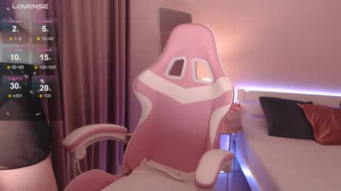 Snapshot of miatory chatting on 10-24-25, 04:36 Sofia online show from 10-24-25, 04:36