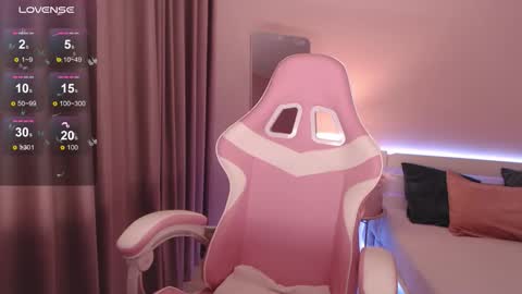 Snapshot of miatory chatting on 11-21-25, 06:17 Sofia online show from 11-21-25, 06:17