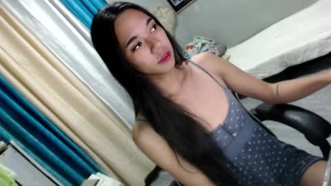 Mia online show from 01-01-25, 07:43