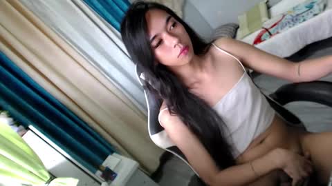 Mia online show from 01-02-25, 11:27