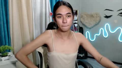 Mia online show from 03-03-25, 09:44