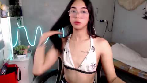 Snapshot of miatrixs chatting on 02-22-26, 05:19 Mia online show from 02-22-26, 05:19