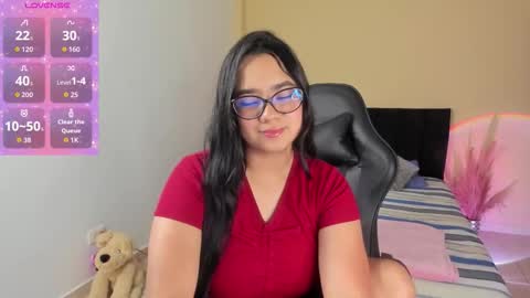 Snapshot of miavarela_ chatting on 10-19-25, 04:24 Mia Varela online show from 10-19-25, 04:24