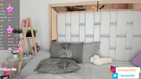 Mia Villalobos online show from 01-04-25, 01:31