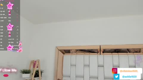 Mia Villalobos online show from 01-11-25, 05:40