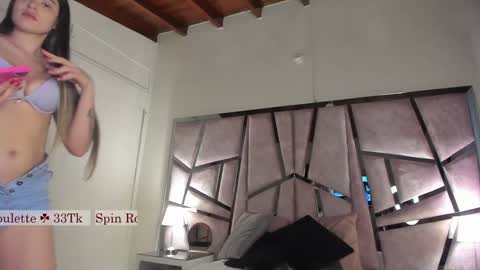 Mia Villalobos online show from 01-15-25, 10:13