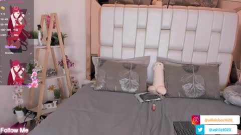 Mia Villalobos online show from 01-22-25, 12:17