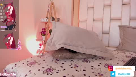 Mia Villalobos online show from 02-08-25, 09:57