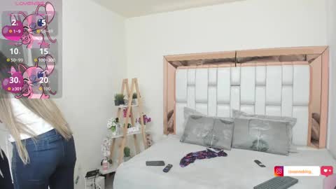 Mia Villalobos online show from 09-21-25, 03:13