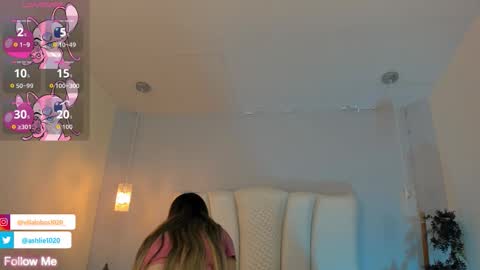 Mia Villalobos online show from 10-06-25, 12:02