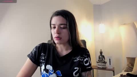 Mia Villalobos online show from 10-08-25, 11:52