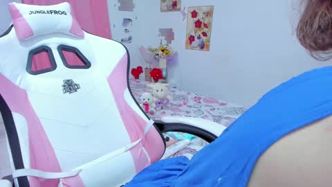 Snapshot of miavolkova_ chatting on 01-17-25, 05:42  Chloe  online show from 01-17-25, 05:42