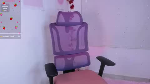 Mia Wilsson online show from 11-14-25, 12:42