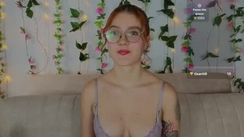 Snapshot of miawinxxx848 chatting on 09-16-25, 09:49 Mia Winx online show from 09-16-25, 09:49